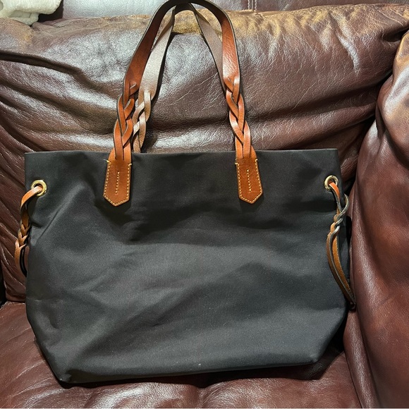 Dooney and Bourke  Nylon Shopper pre-owned - Picture 2 of 5